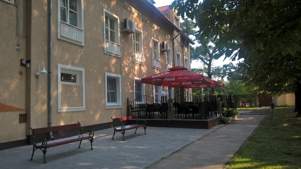 Thelena Hotel 3*