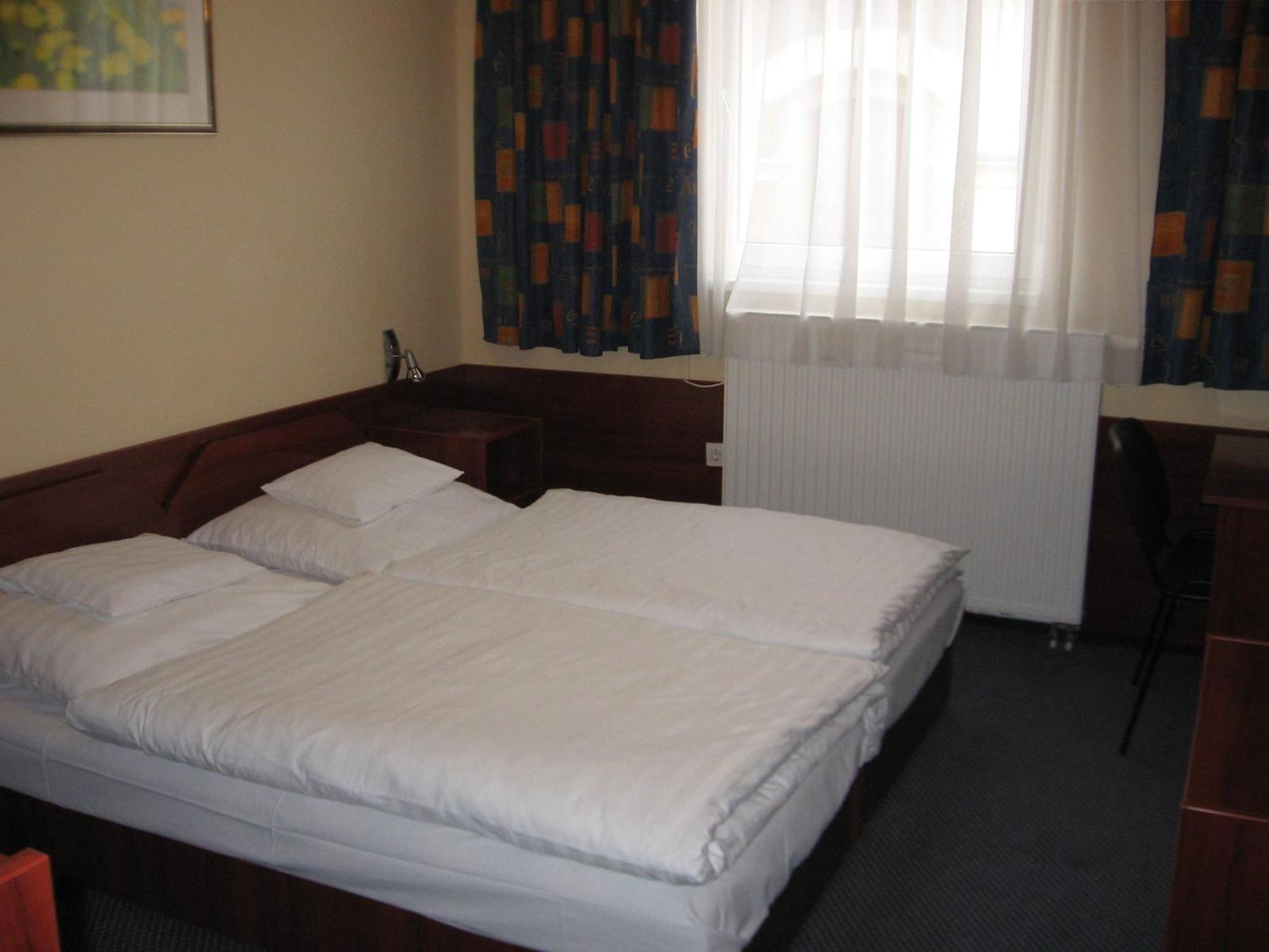 Hotel Thelena